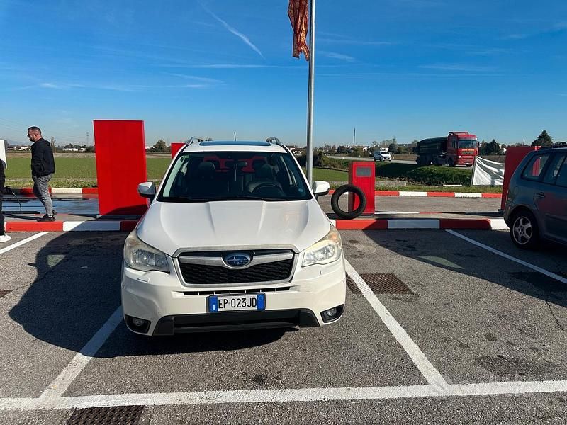 Usata Subaru Forester 146 CV (107 kW) 2013 Bianco SUV