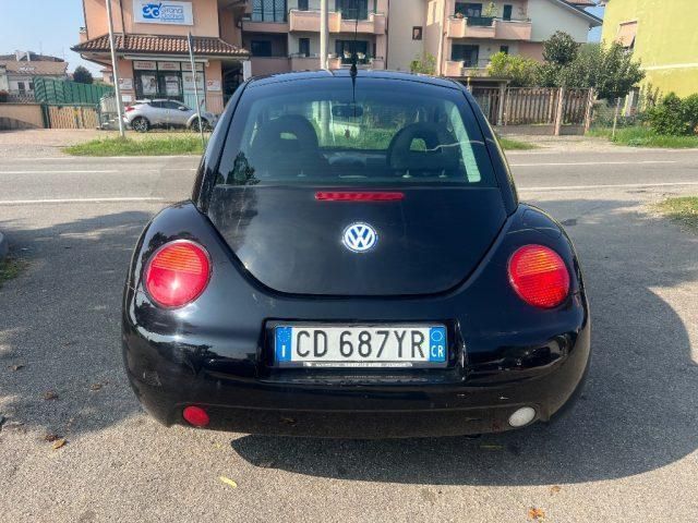 Usata VW New Beetle 102 CV (75 kW) 2002 Nero Utilitaria