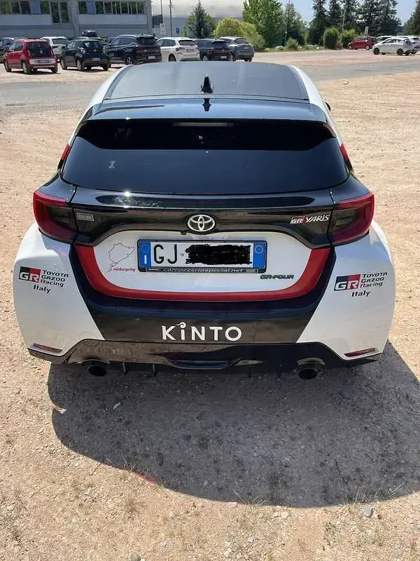 Usata Toyota Yaris 261 CV (191 kW) 2022 Utilitaria
