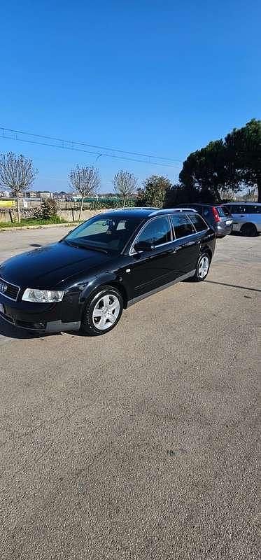 Usata 2004 Audi A4 Station wagon | 1600 € (Buon prezzo) - Immagine 1/4