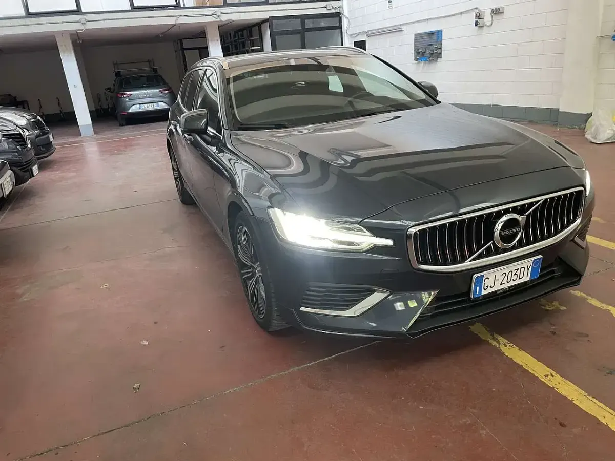 Usata Volvo V60 253 CV (186 kW) 2022 Other Station wagon
