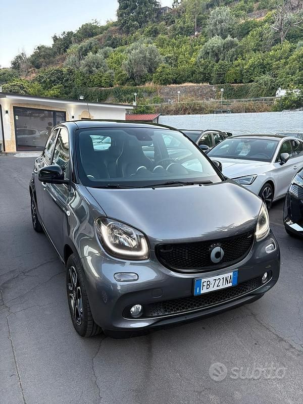 Grigio Usata 2015 Smart ForFour Due volumi | 9900 € (Cara) - Immagine 1/4