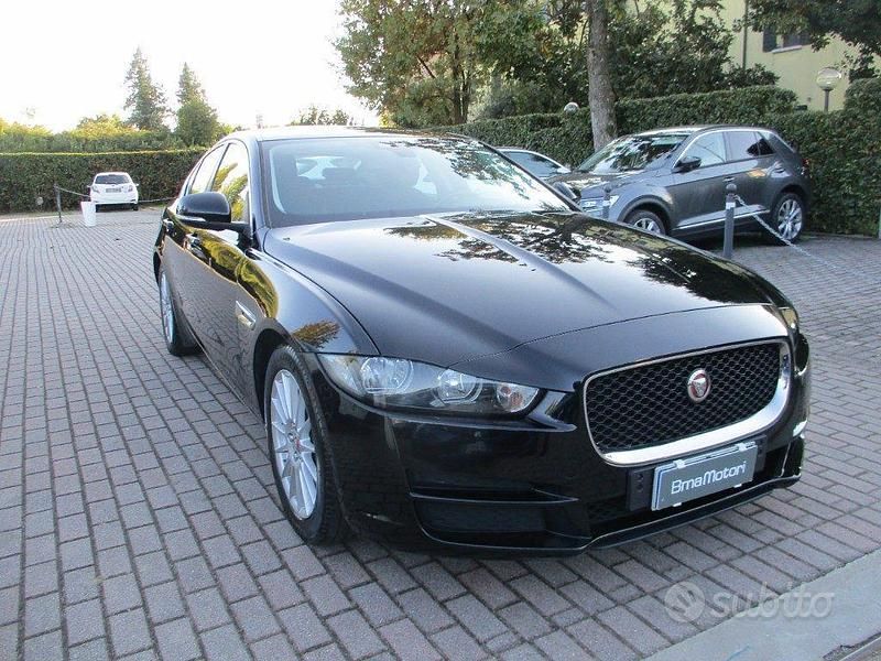 Usata Jaguar XE Pure 163 CV (119 kW) 2016 Nero Berlina