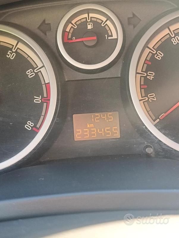 Usata Opel Corsa 80 CV (58 kW) 2006 Grigio Berlina