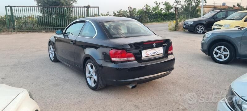 Usata BMW 120 Coupé 177 CV (130 kW) 2009 Nero Coupé