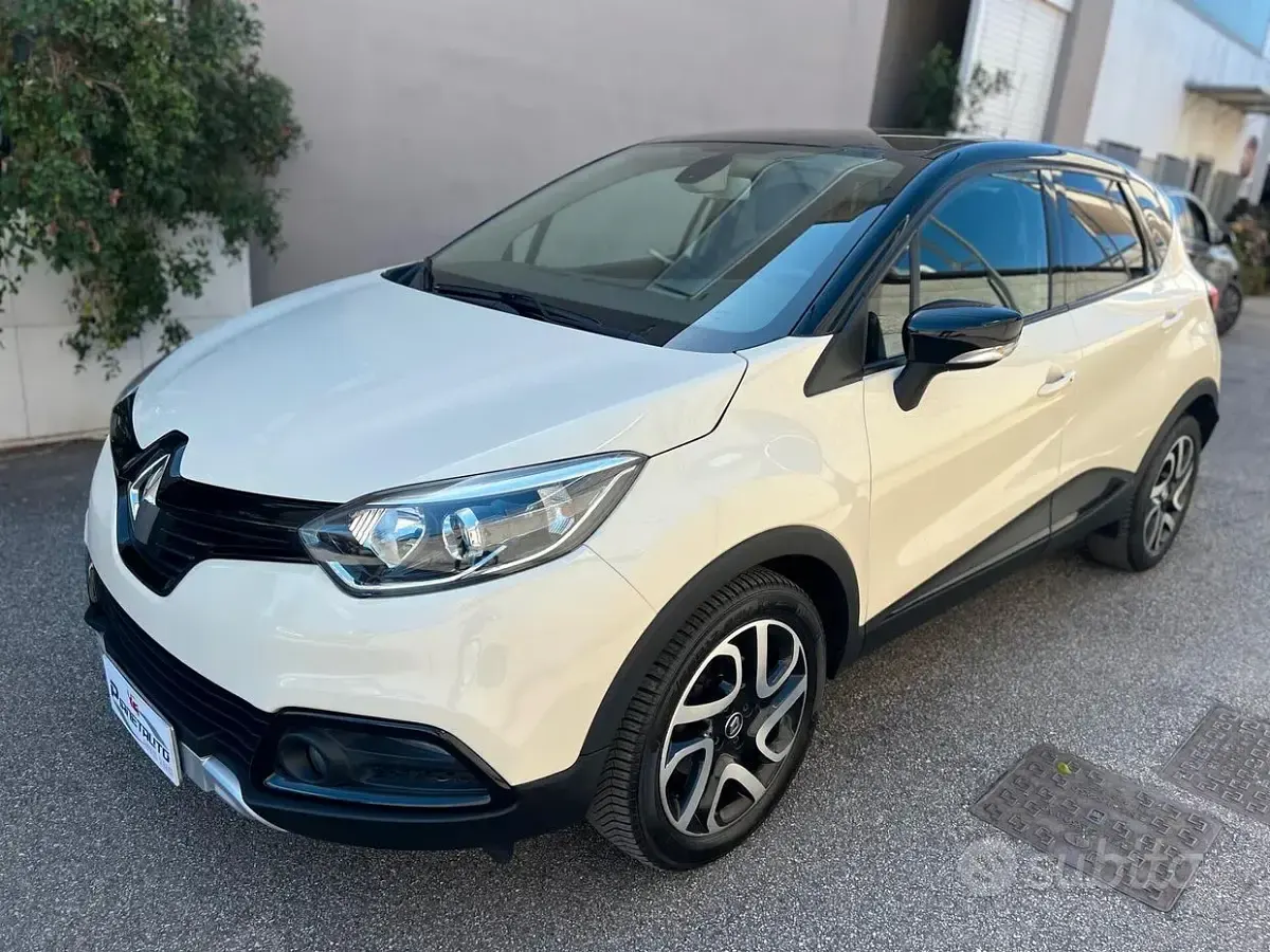 Usata Renault Captur Intens 90 CV (66 kW) 2017 Beige SUV