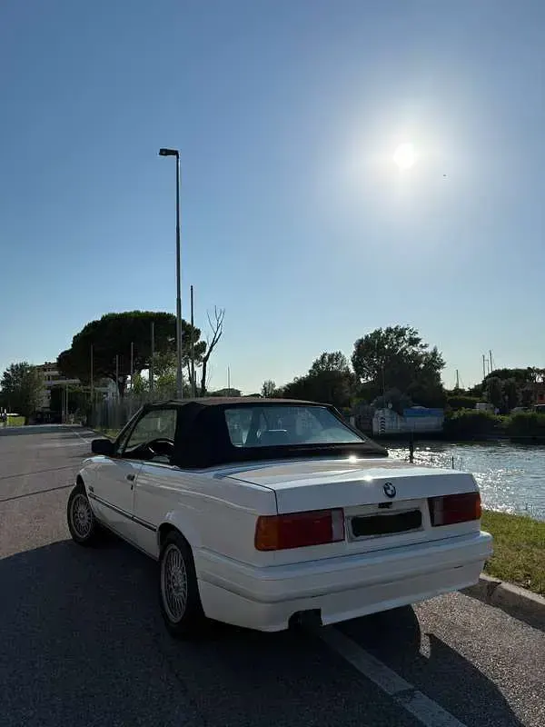 Usata BMW 318 98 CV (72 kW) 1990 Bianco Cabrio