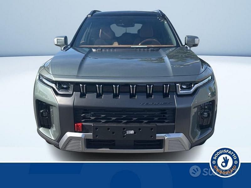 Nuova Ssangyong (KGM) Torres 203 CV (149 kW) 2025 Verde SUV
