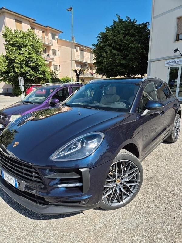 Blu Usata 2020 Porsche Macan SUV | 46.000 € (Super prezzo) - Immagine 1/4