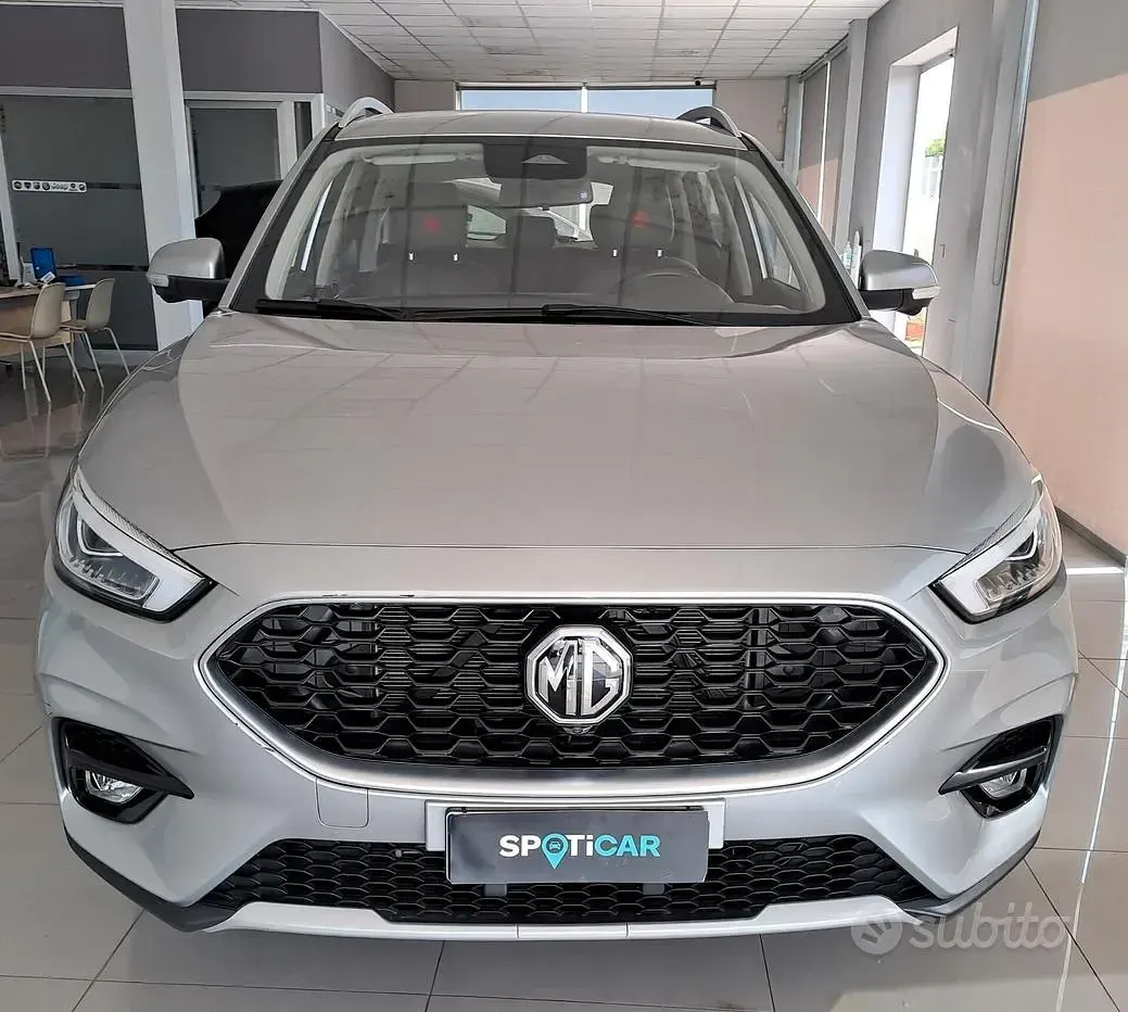 Usata MG ZS Luxury 106 CV (77 kW) 2025 Grigio SUV