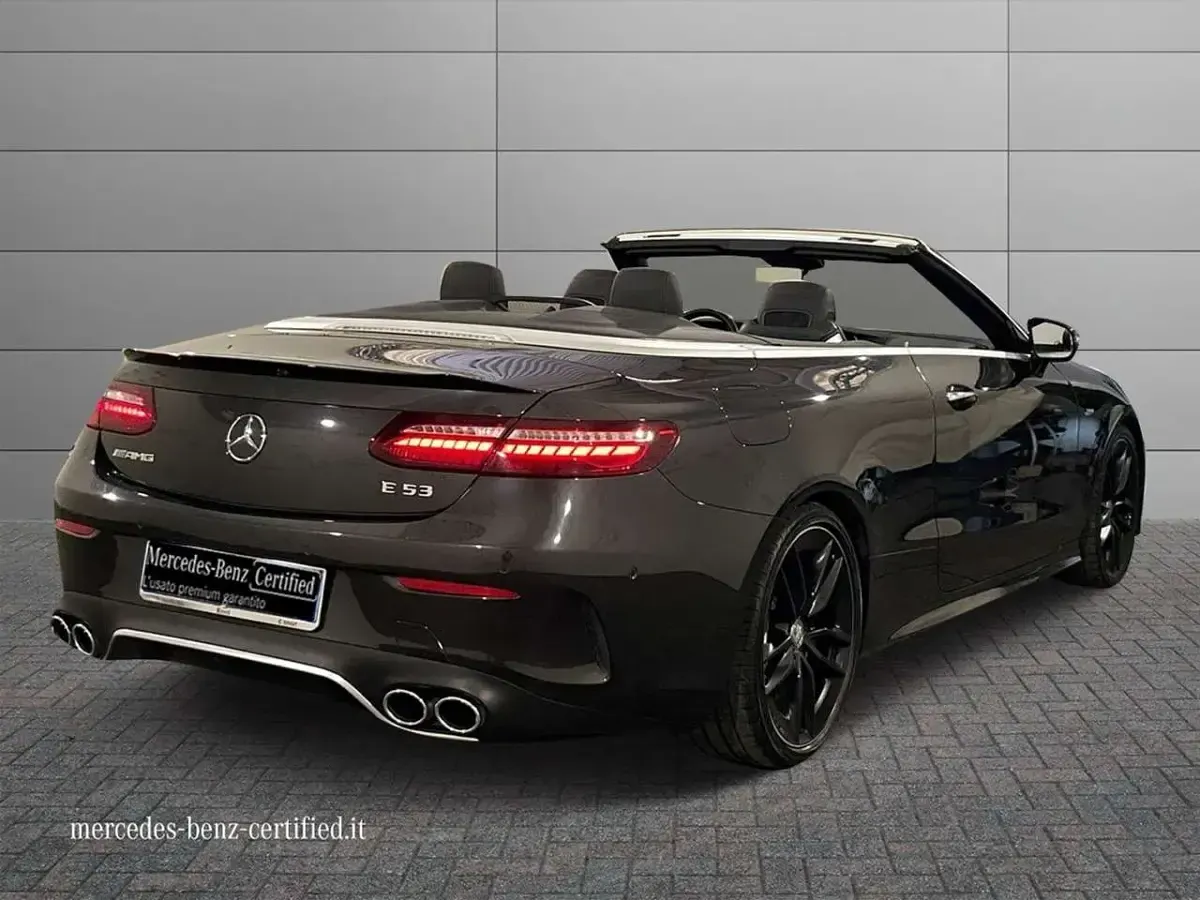 Usata Mercedes E53 AMG AMG 435 CV (319 kW) 2023 Grigio scuro metallizzato Cabrio