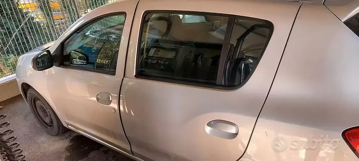 Usata Dacia Sandero 75 CV (55 kW) 2014 Grigio Berlina