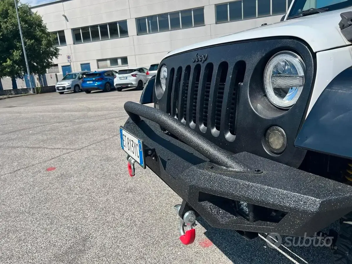 Usata Jeep Wrangler Sahara 200 CV (147 kW) 2014 Pure white pastello SUV