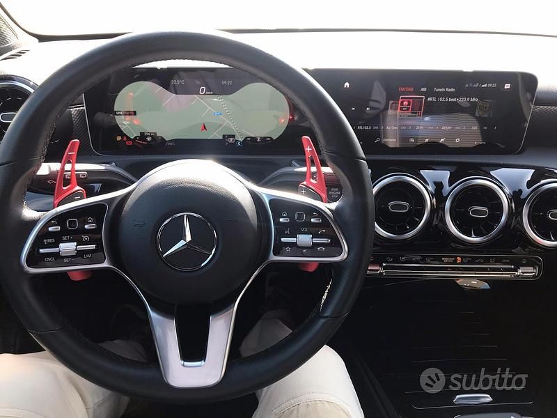 Usata Mercedes A180 Sport 116 CV (85 kW) 2019 Grigio Berlina