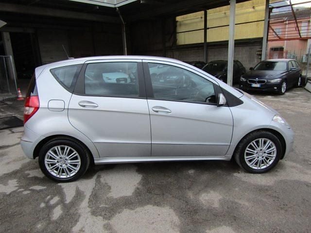 Usata Mercedes A180 Style 109 CV (80 kW) 2012 Argento