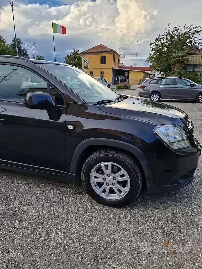 Usata Chevrolet Orlando 141 CV (103 kW) 2012 Nero Monovolume