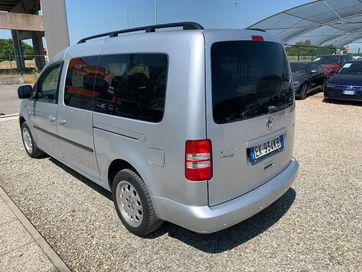 Usata VW Caddy Maxi Comfortline 102 CV (75 kW) 2011 Grigio Monovolume