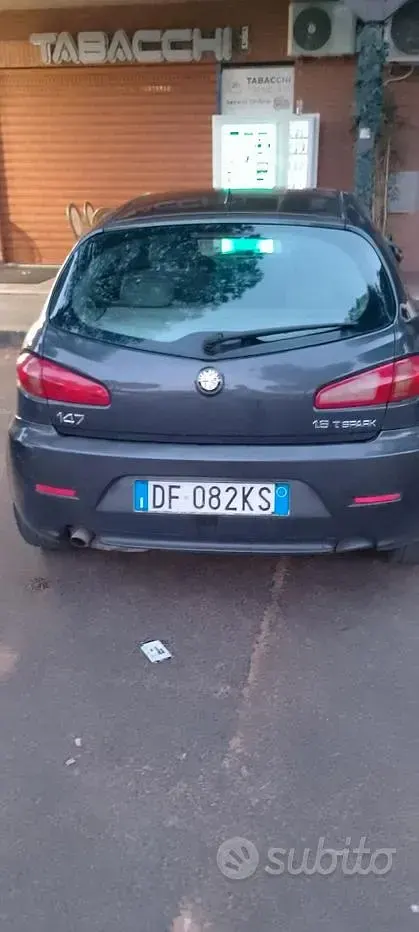 Usata Alfa Romeo 147 120 CV (88 kW) 2007 Nero Utilitaria