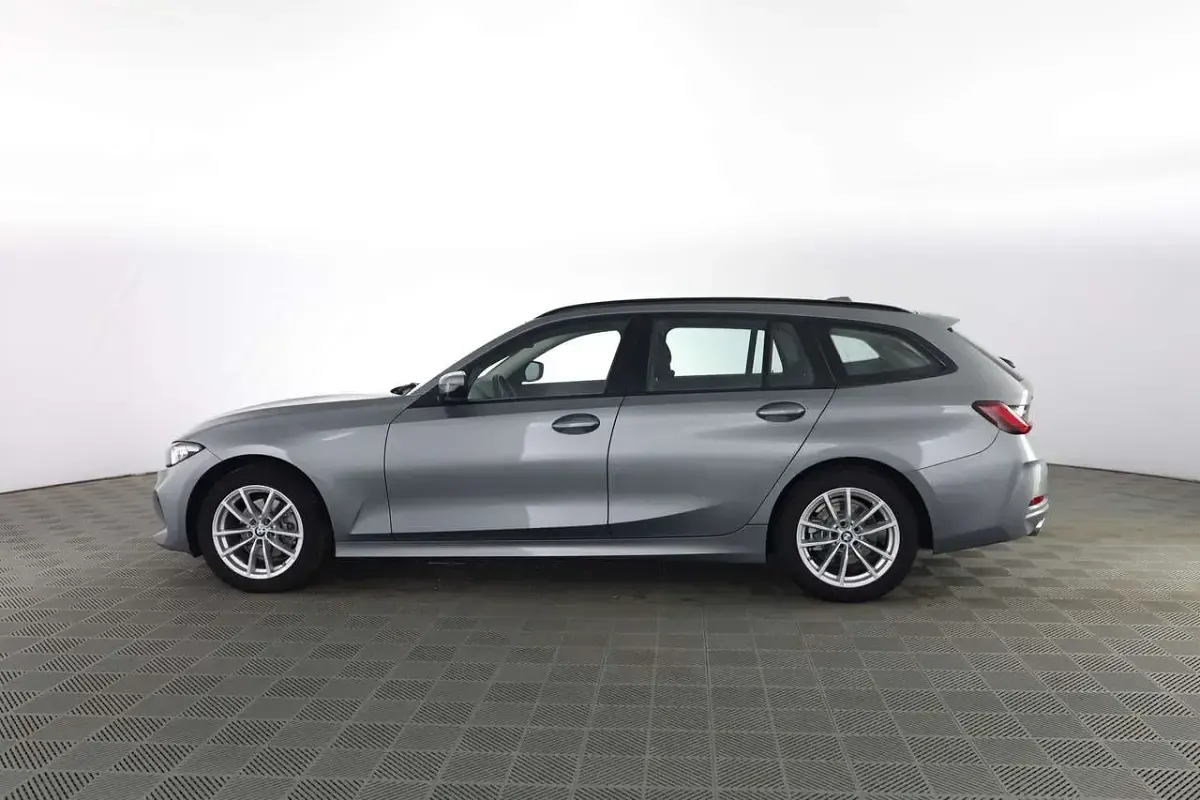 Begagnad BMW 320 Efficient Dynamics 190 HK (139 kW) 2023 Grå Kombi