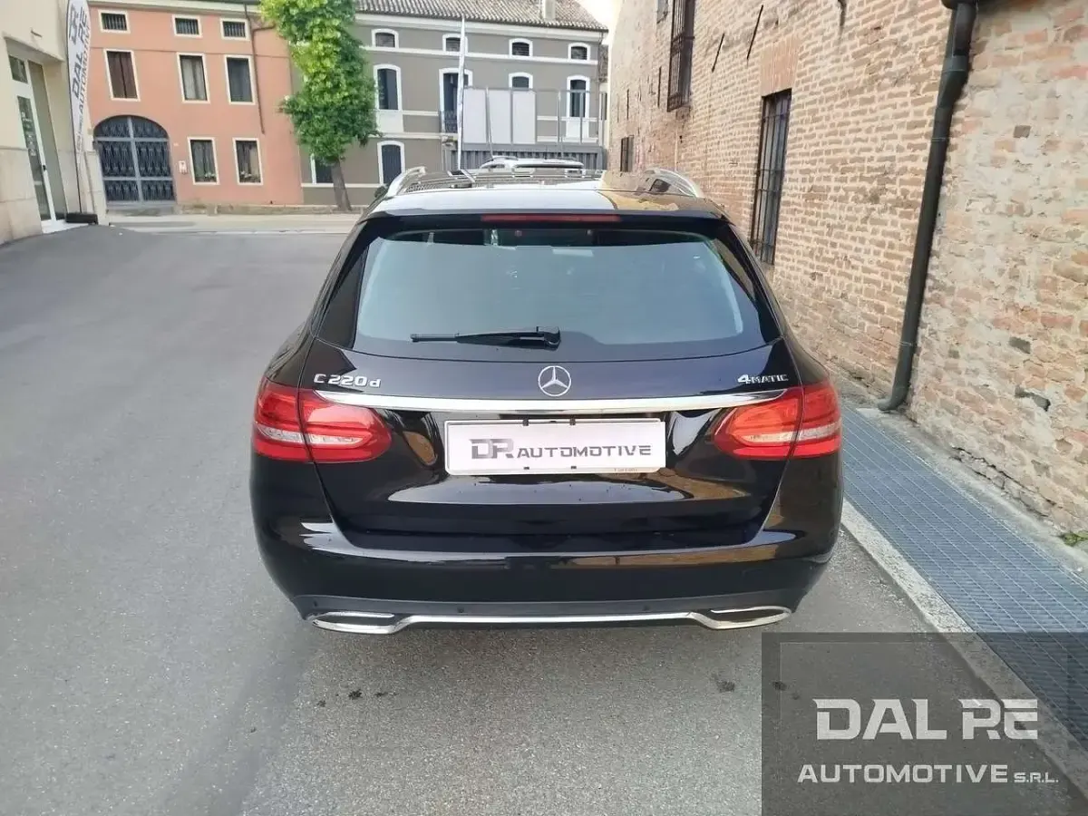 Usata Mercedes C220 163 CV (119 kW) 2018 Nero Station wagon