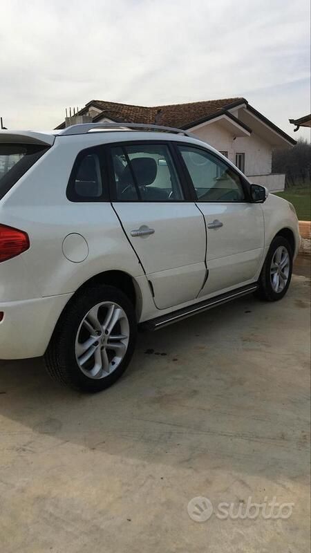 Usata Renault Koleos Dynamique 150 CV (110 kW) 2012 Bianco SUV