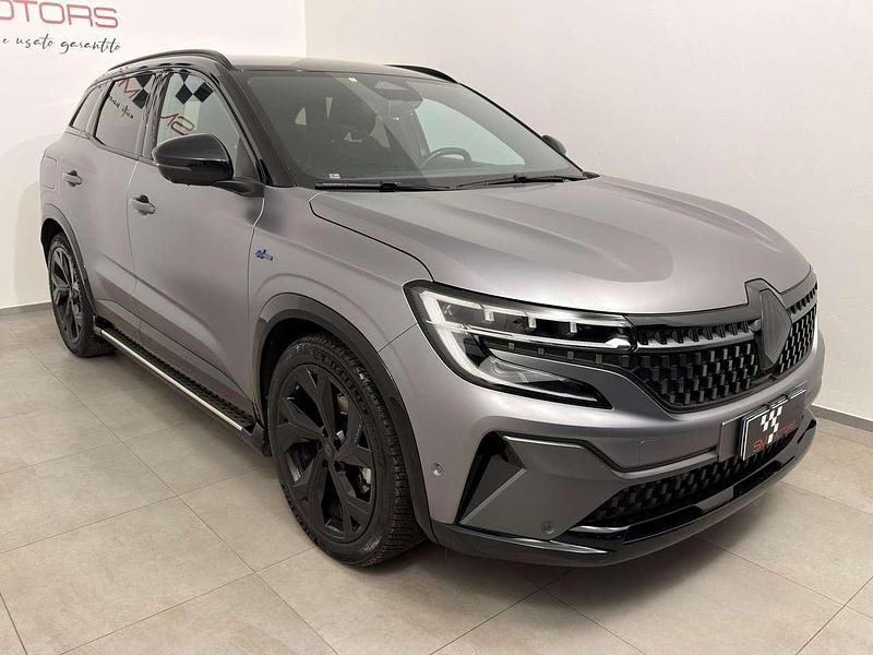 Usata Renault Austral Iconic 131 CV (96 kW) 2023 Grigio scisto satinato SUV