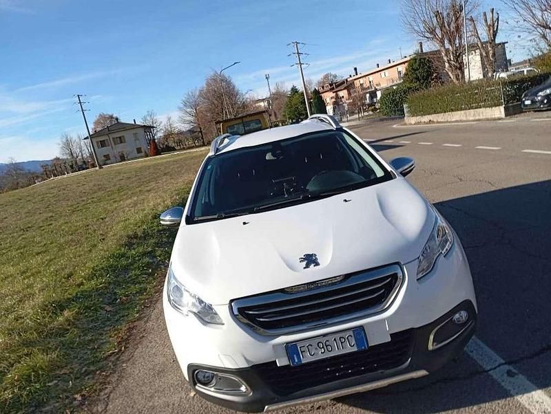 Usata Peugeot 2008 Access 82 CV (60 kW) 2016 Bianco SUV