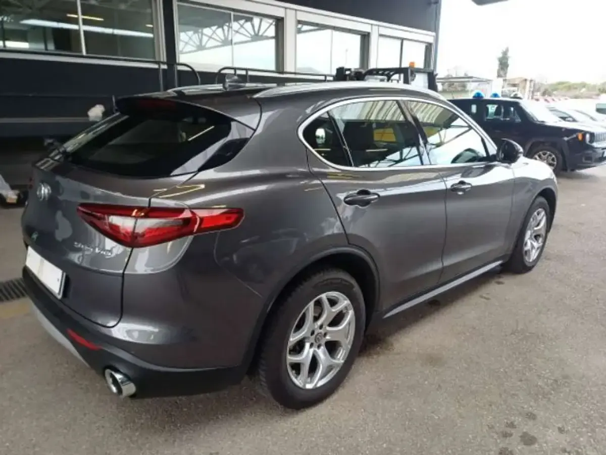 Usata Alfa Romeo Stelvio Business 190 CV (139 kW) 2020 Grigio SUV