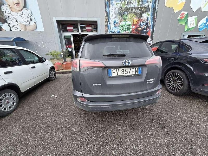 Second-hand Toyota RAV4 Hybrid 155 CP (114 kW) 2019 SUV
