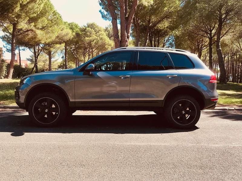 Usata VW Touareg 239 CV (175 kW) 2011 Grigio SUV