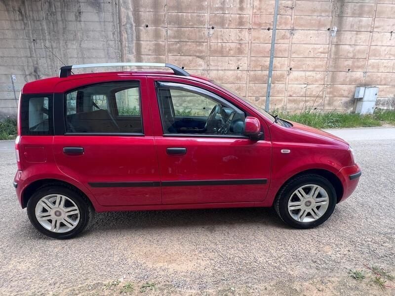 Usata Fiat Panda 75 CV (55 kW) 2012 Rosso Utilitaria