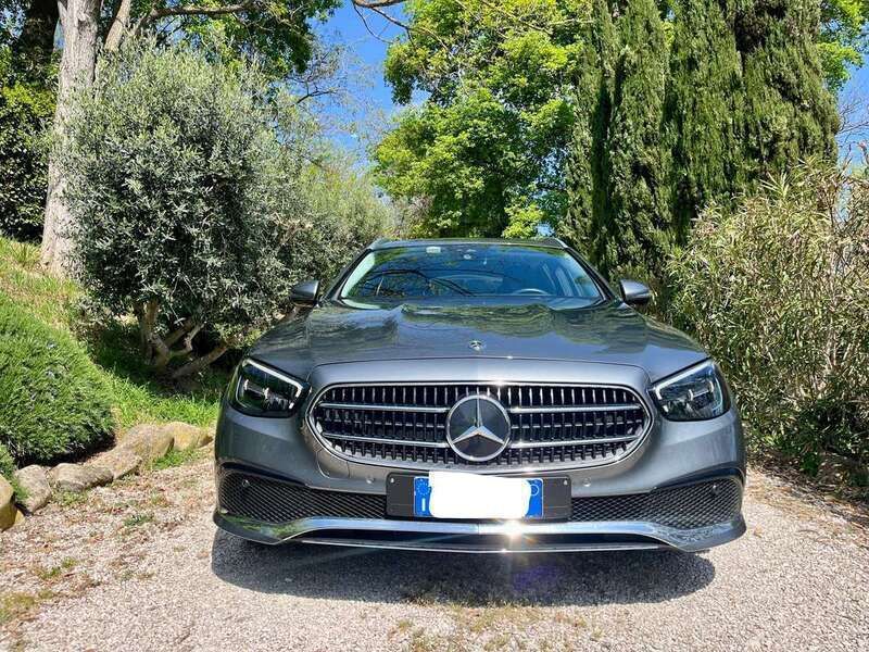 Grigio Usata 2021 Mercedes E200 Premium Station wagon | 32.500 € (Cara) - Immagine 1/4