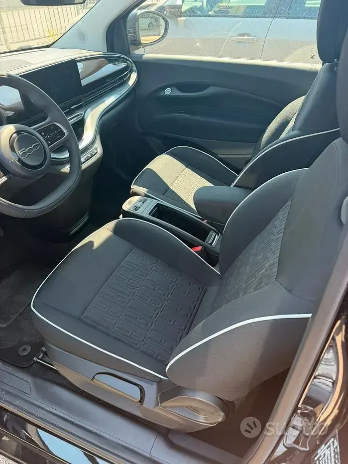 Nuova Fiat 500e Tech 42 kW (58 CV) 2025 Nero Berlina