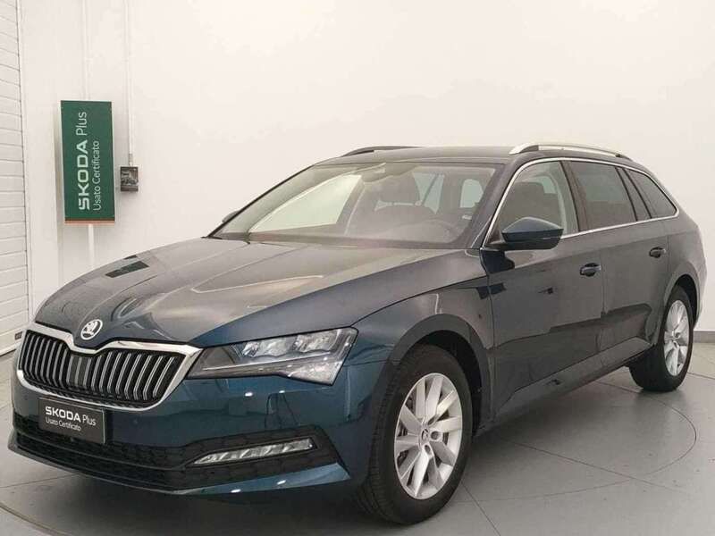 Blu/azzurro Usata 2024 Skoda Superb Executive Station wagon | 32.500 € (Buon prezzo) - Immagine 1/4