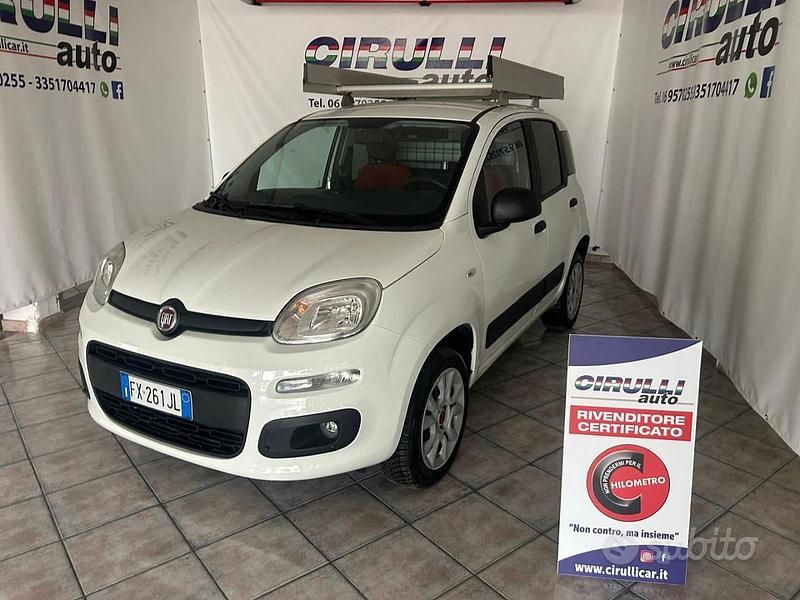 Usata Fiat Panda 4x4 Pop 86 CV (63 kW) 2019 Bianco pastello Utilitaria