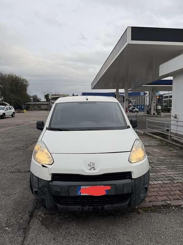 Usata Peugeot Partner 65 CV (47 kW) 2014 Bianco Monovolume