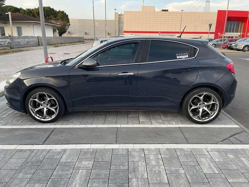 Usata Alfa Romeo Giulietta Progression 120 CV (88 kW) 2016 Utilitaria