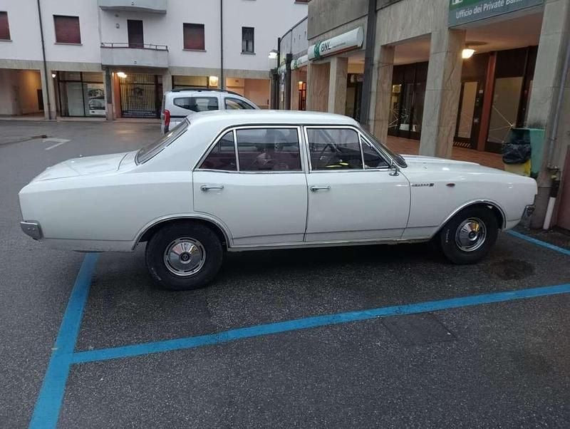 Usata Opel Rekord 86 CV (63 kW) 1969 Bianco Berlina