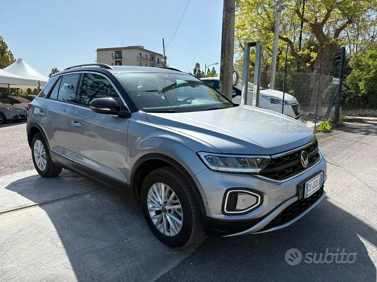 Usata VW T-Roc Style 116 CV (85 kW) 2024 Grigio SUV