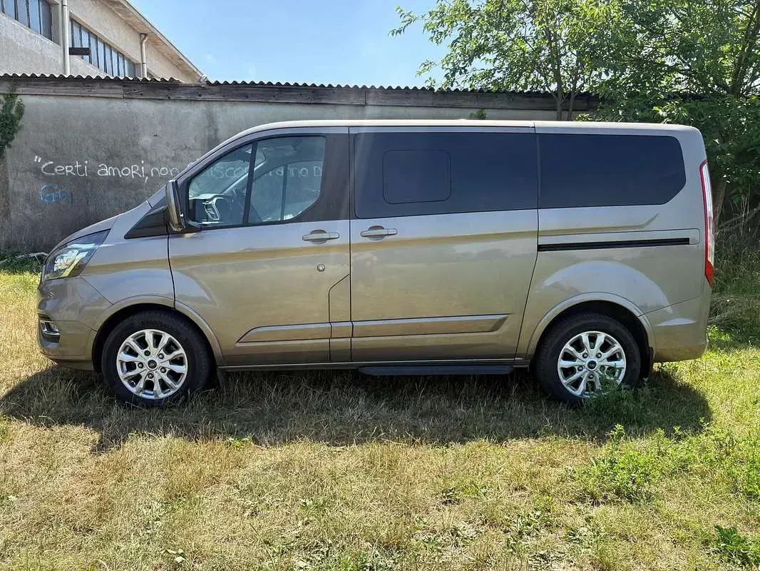 Usata Ford Tourneo Custom 170 CV (125 kW) 2018 Bronzo Furgone