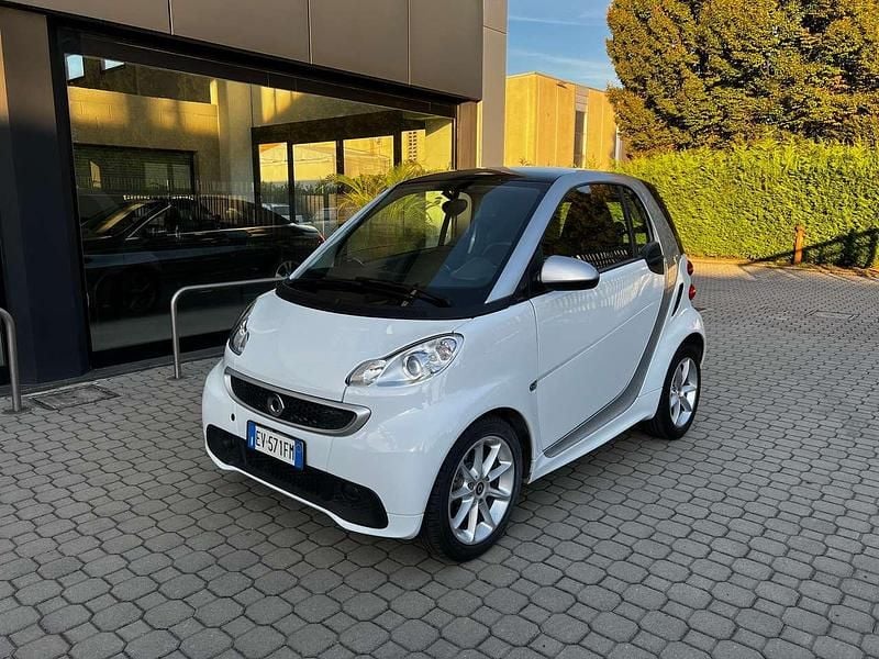 Bianco Usata 2014 Smart ForTwo Coupé Passion Due volumi | 7900 € (Super prezzo) - Immagine 1/4