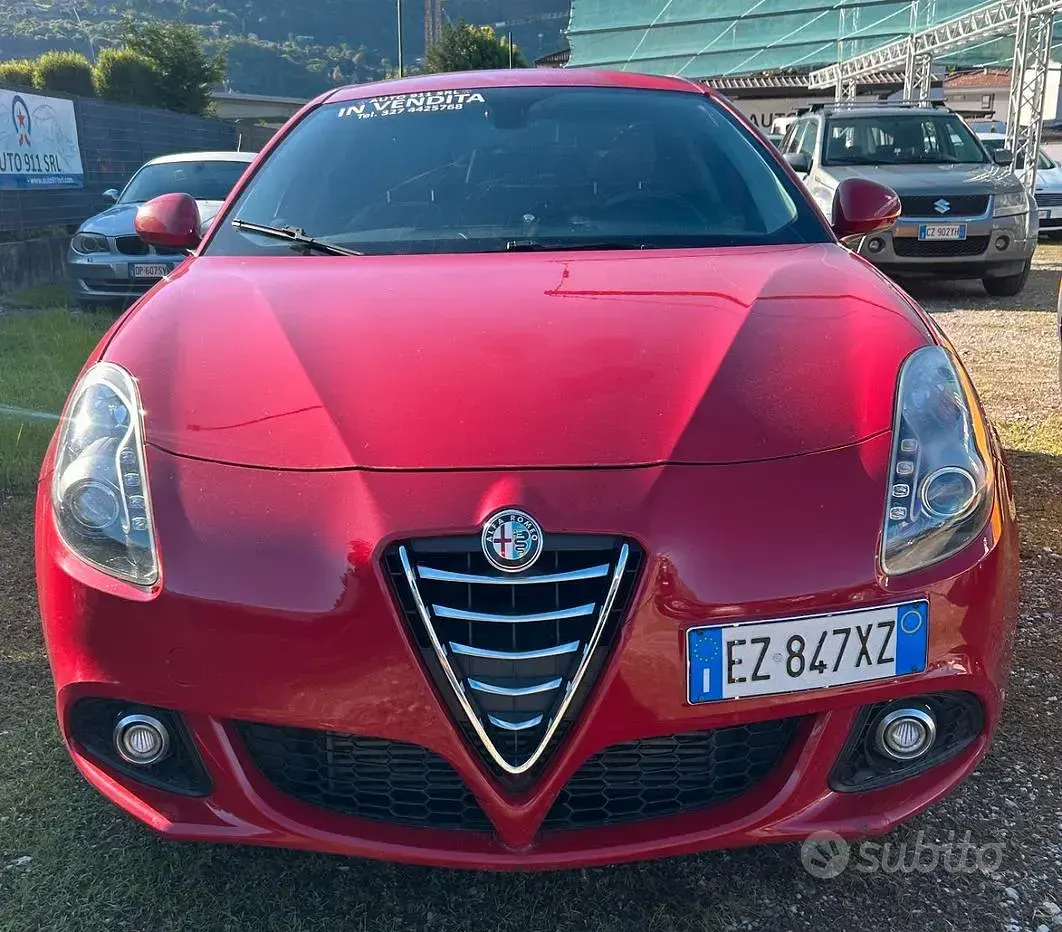Usata Alfa Romeo Giulietta Distinctive 150 CV (110 kW) 2015 Rosso Utilitaria
