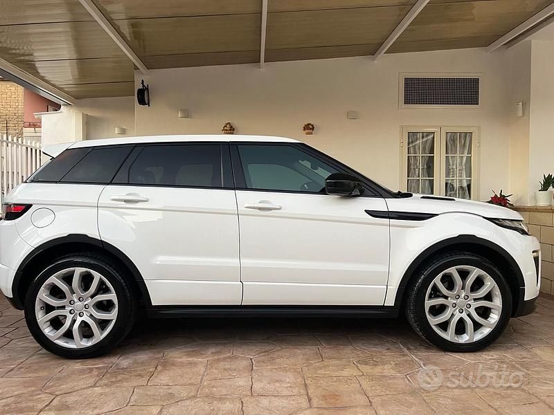 Bianco Usata 2016 Land Rover Range Rover evoque R-Dynamic SUV | 15.500 € (Ottimo prezzo) - Immagine 1/4