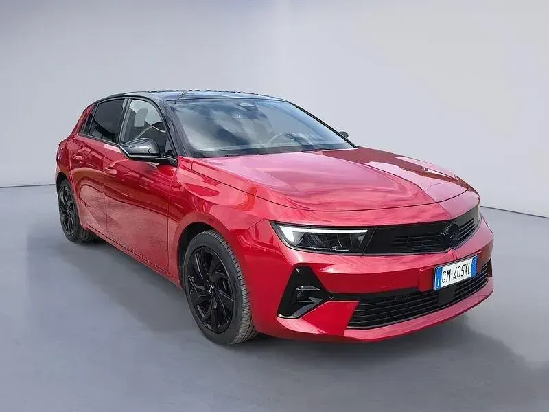Usata Opel Astra GS Line 131 CV (96 kW) 2023 Rosso Utilitaria