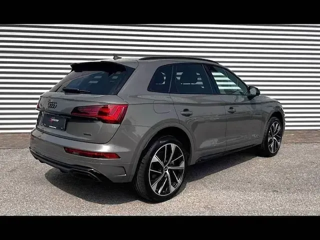 Nuova Audi Q5 Ambiente 204 CV (150 kW) 2025 Grigio chronos metallizzato SUV