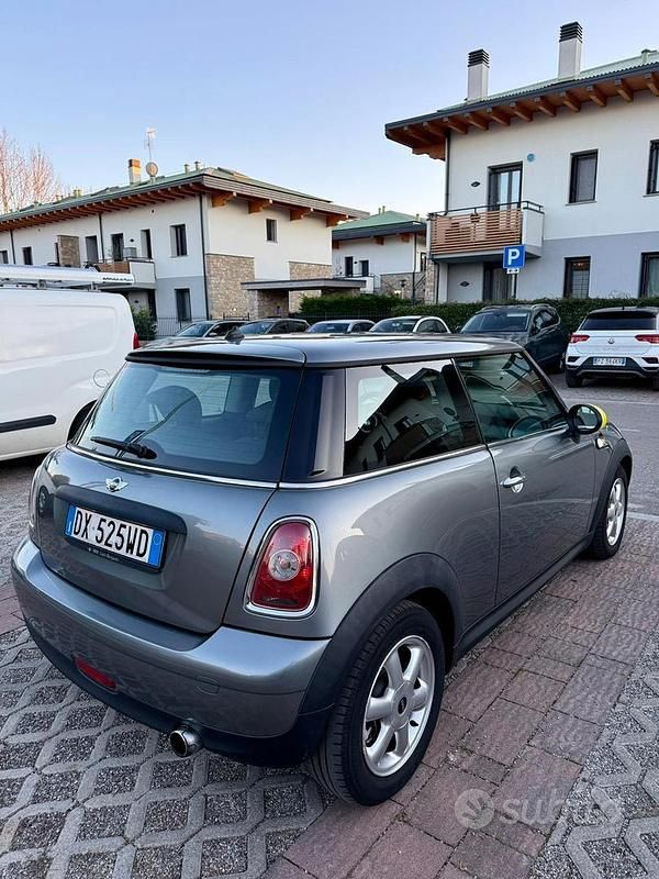 Usata Mini ONE 75 CV (55 kW) 2009 Grigio Utilitaria