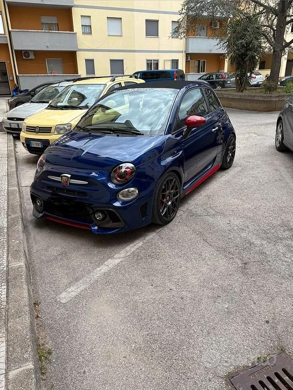 Usata Abarth 595C 145 CV (106 kW) 2017 Blu Cabrio