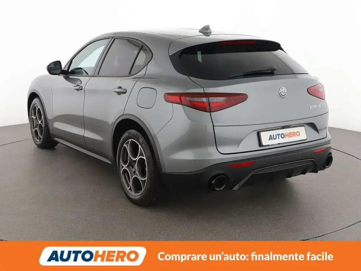 Usata Alfa Romeo Stelvio Tech Edition 160 CV (117 kW) 2019 Grigio SUV