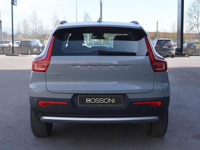 Usata Volvo XC40 163 CV (119 kW) 2023 Grigio SUV