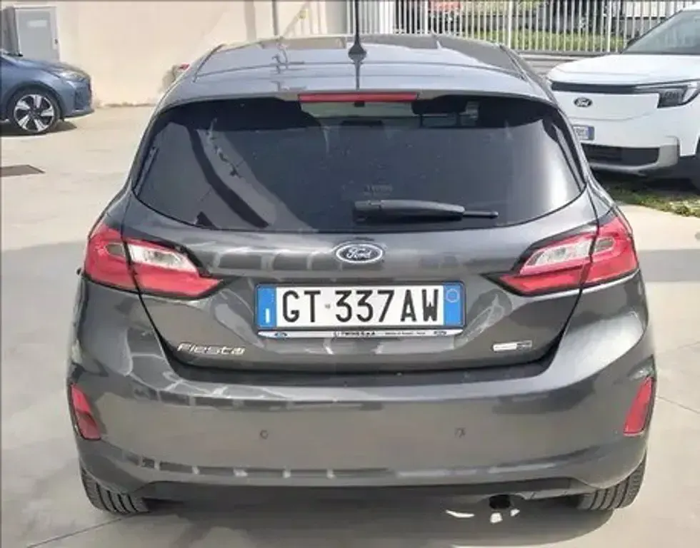 Usata Ford Fiesta Titanium 125 CV (91 kW) 2024 Magnetic grey (metallizzato) Berlina